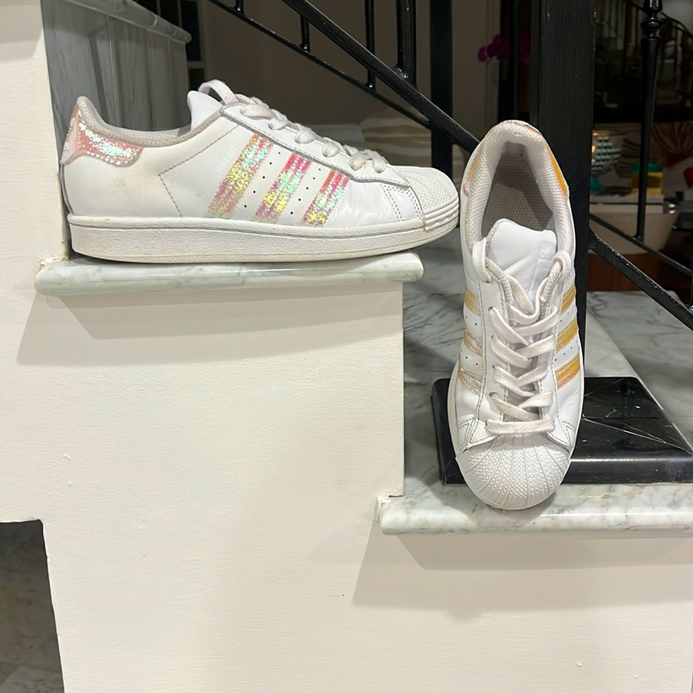 Girls Adidas White and Silver Sneakers sz. 4